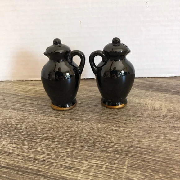 Vtg Novelty Salt and Pepper Shakers - Picture 5 of 12
